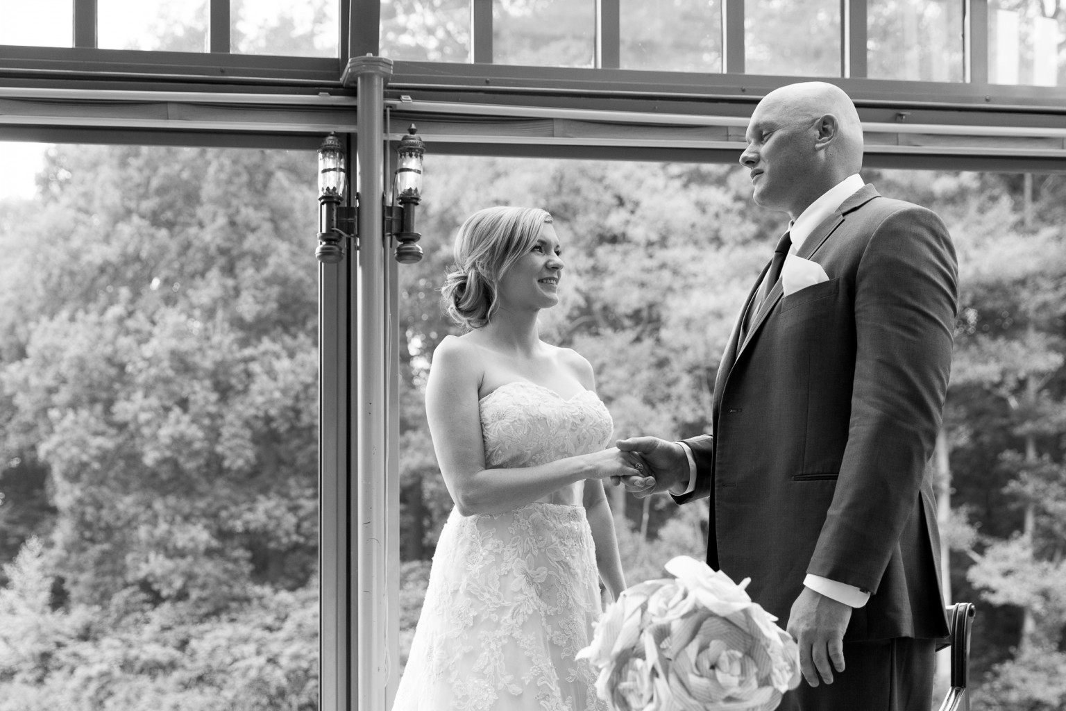 I Do - Bruidsfotograaf Peter Lammers bij Kasteel Engelenburg - bruidspaar zegt ja!