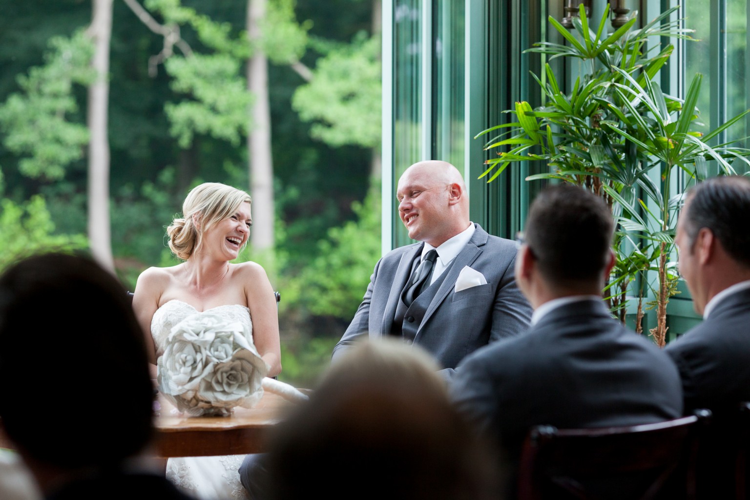 I Do - Bruidsfotograaf Peter Lammers bij Kasteel Engelenburg - bruidspaar zegt ja!
